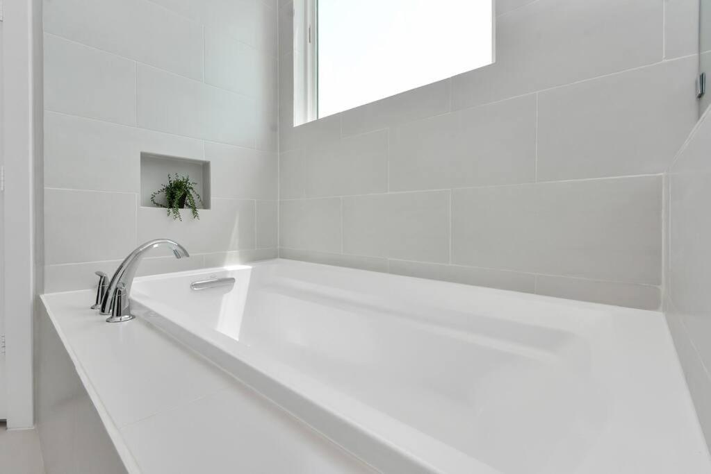 Casa Labella - Downtown Skyline Views - Sleeps 10 Villa Houston Eksteriør billede